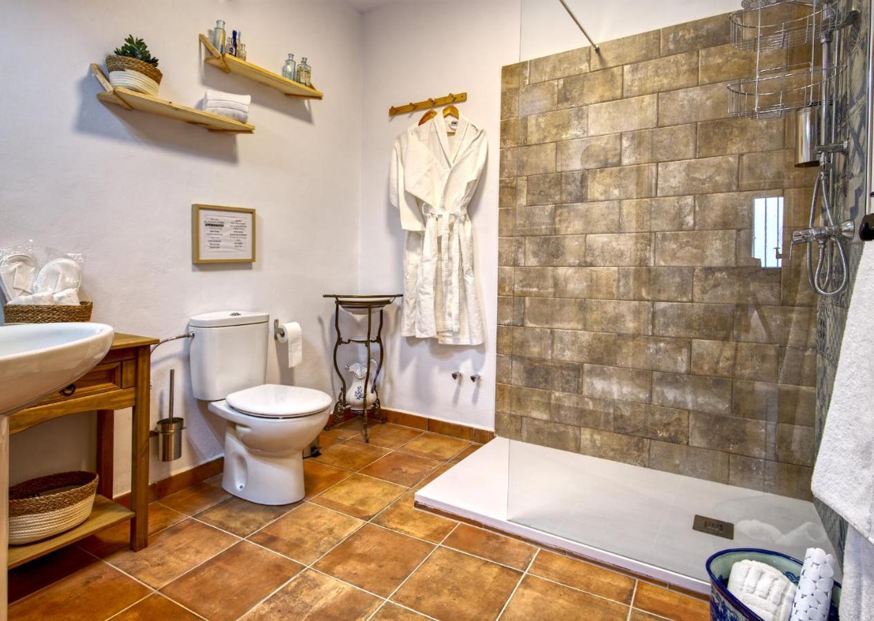 La Vieja Botica Bed & Breakfast Canillas de Aceituno Exterior photo